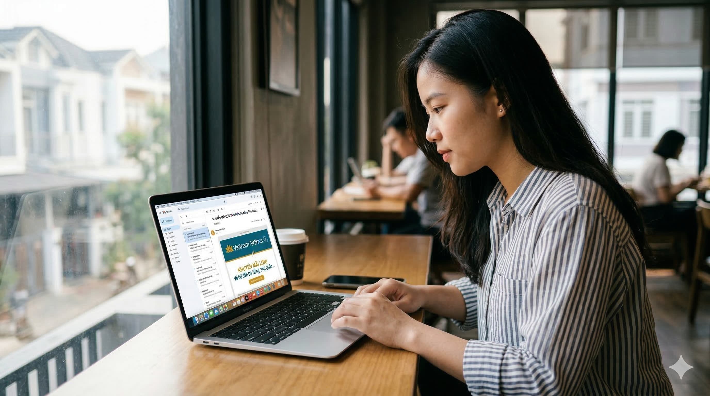 Kiểm tra email để nhận thông báo khuyến mãi từ hãng hàng không
